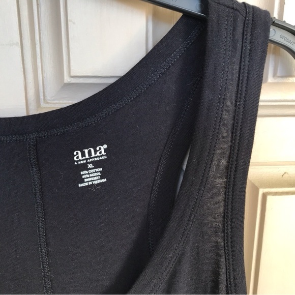 Old Navy New Approach Tank Curved Hem SzXL Black NWOT - Picture 3 of 7